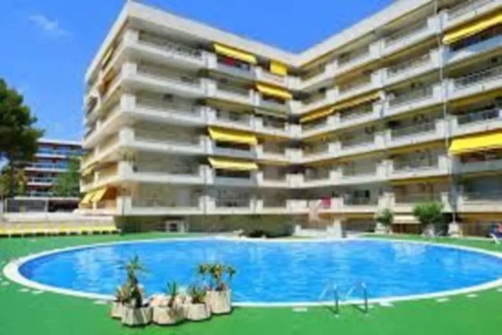 Cozy Apartment With Parking Salou Spain